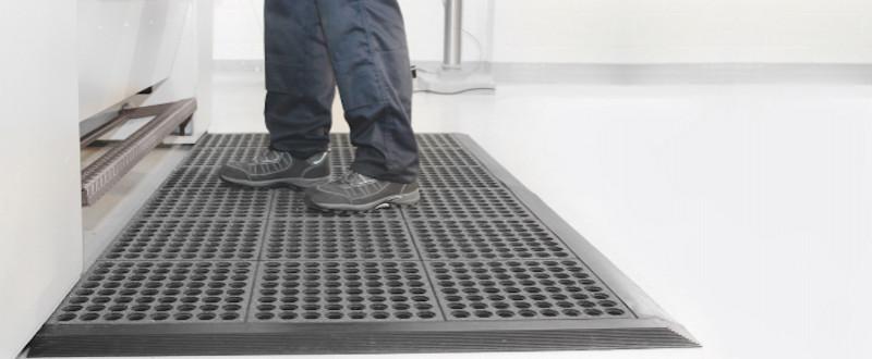 ergonomische Steharbeitsplätze - Gesundheit am Arbeitsplatz