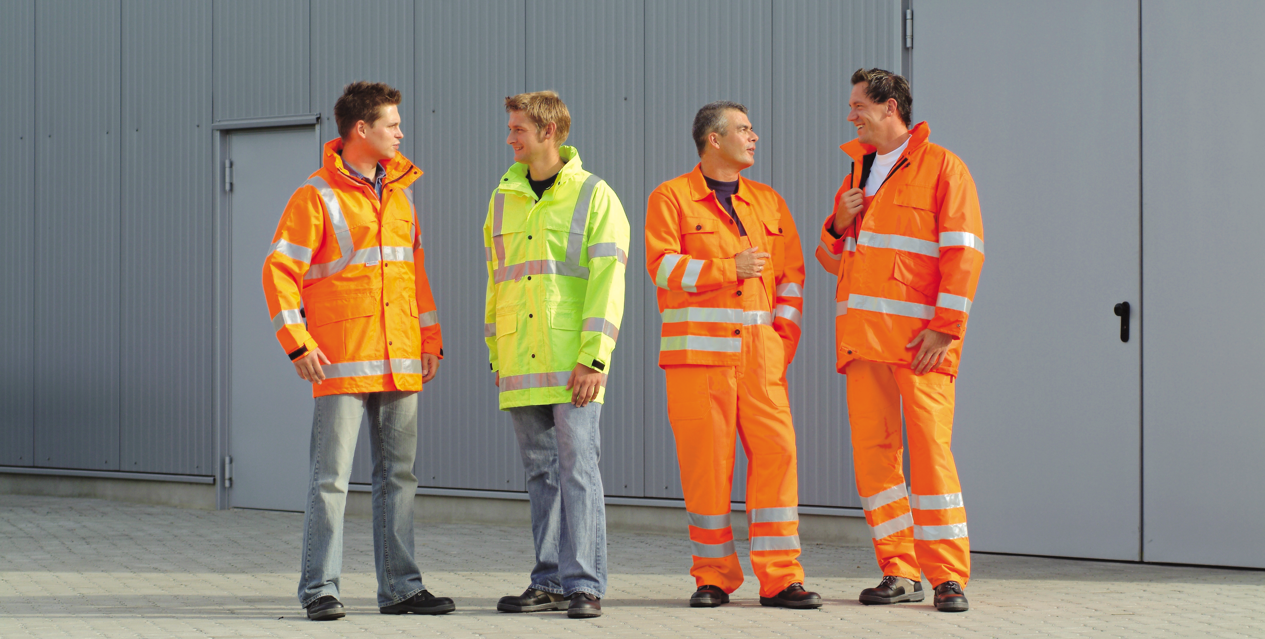 unterschied-warnkleidung-arbeitskleidung