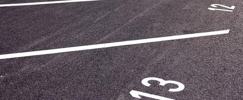 Firmenparkplatz Kennzeichnung