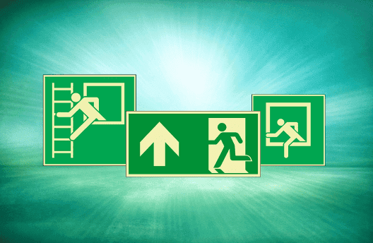 Notausgänge und Notausstiege sichtbar kennzeichnen