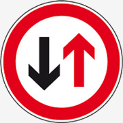 Gegenverkehr Vorrang Schild