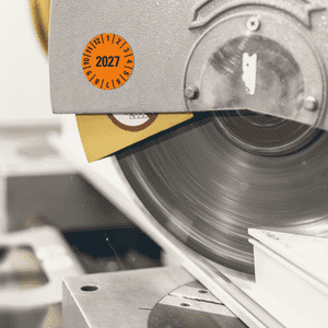 Prüfplakette 2027, orange, Dokumentenfolie, Ø 10mm, 384 / Heft Bild 4